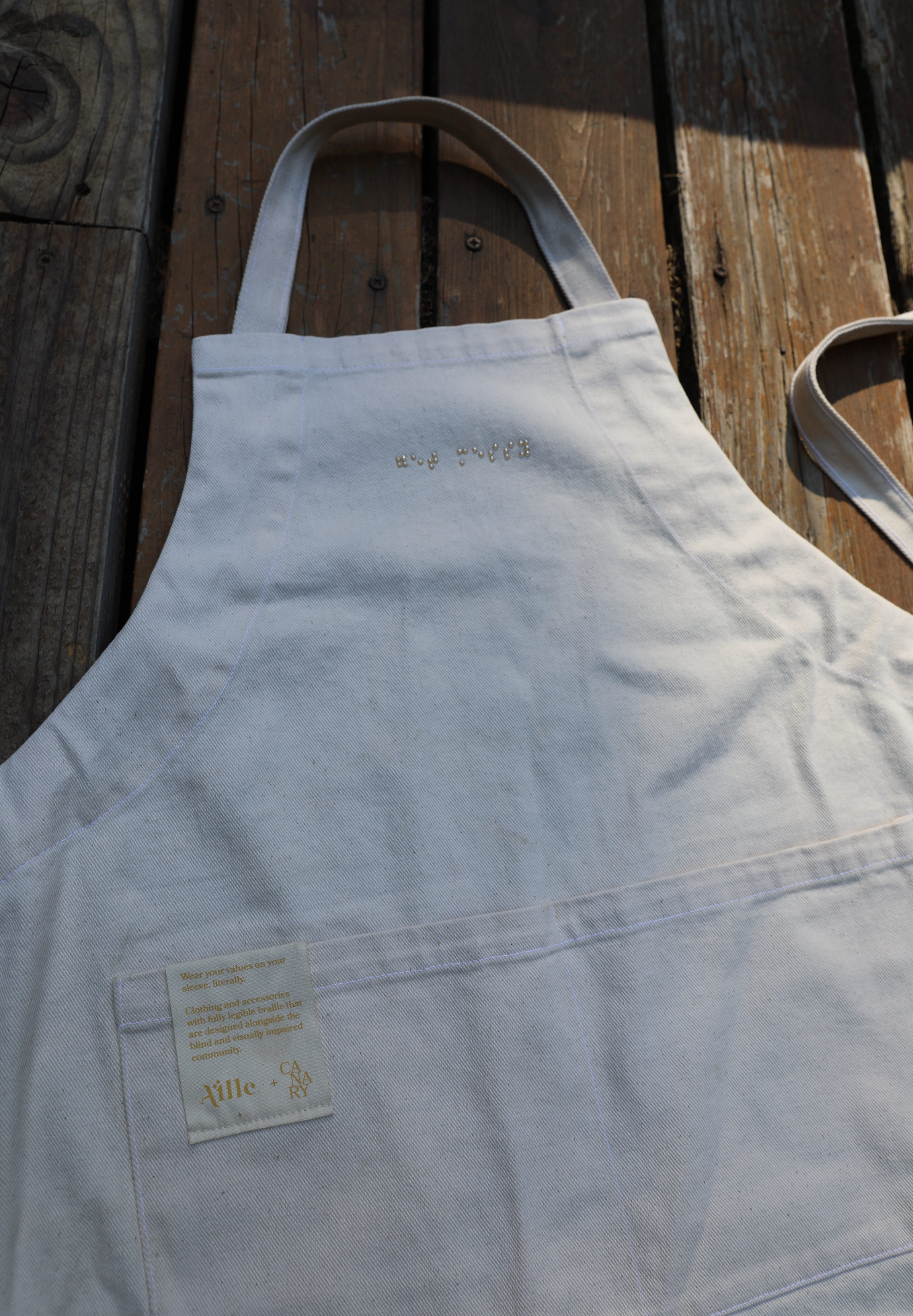 02. THE AILLE X CANARY APRON